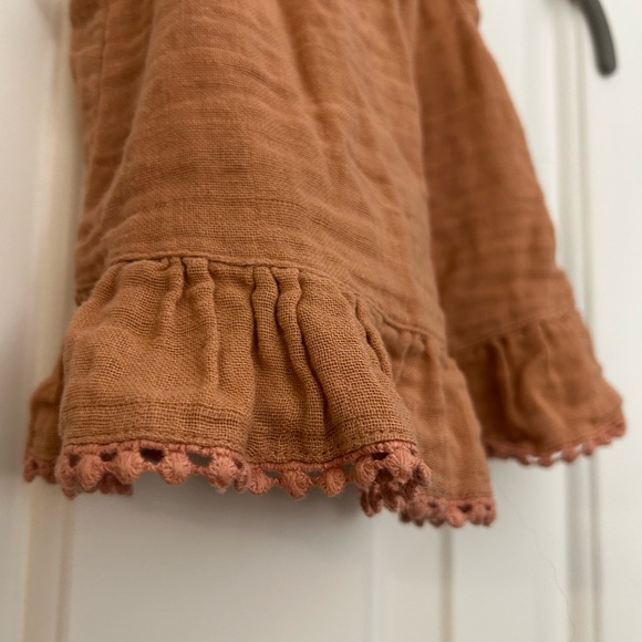 Jamie Kay Tan Ruffled Top - Picture 4 of 8